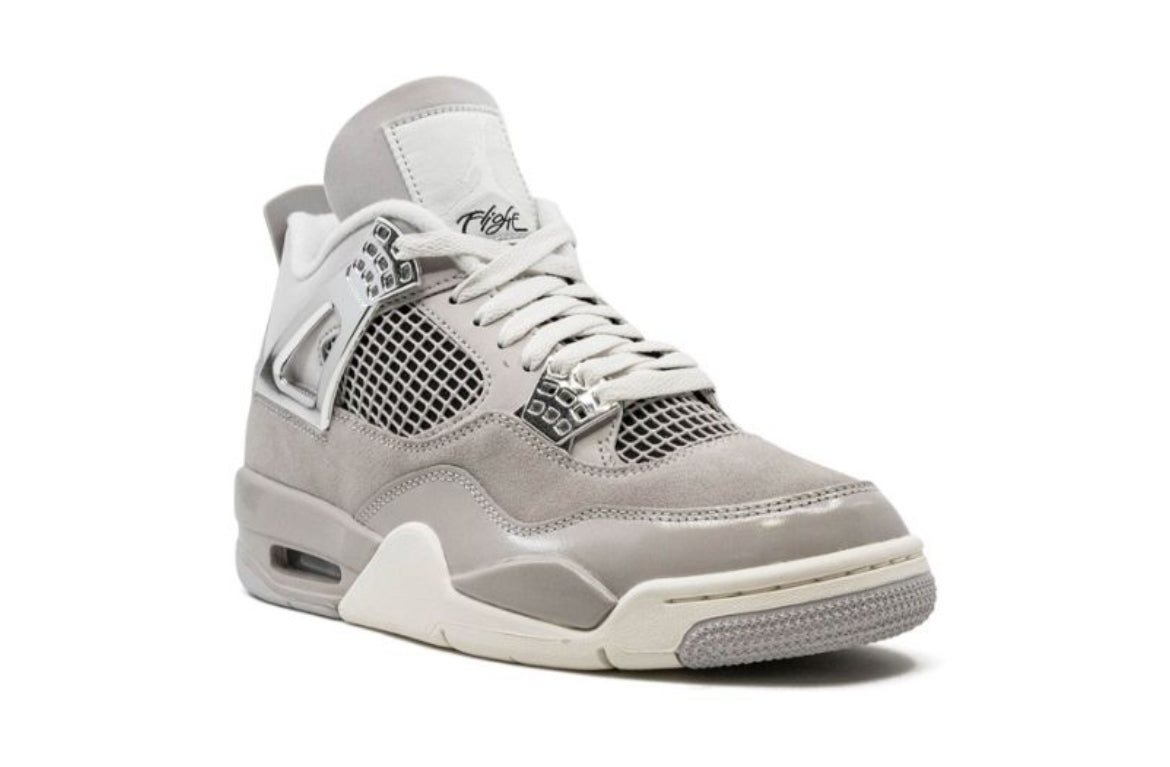 Air Jordan 4 Retro “Frozen moments”