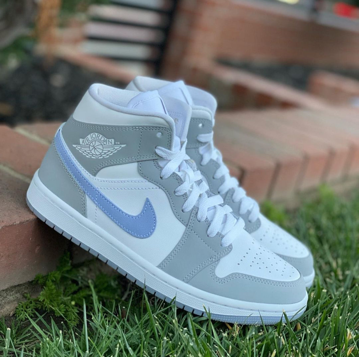 Nike Air Jordan 1 "WOLF GREY"