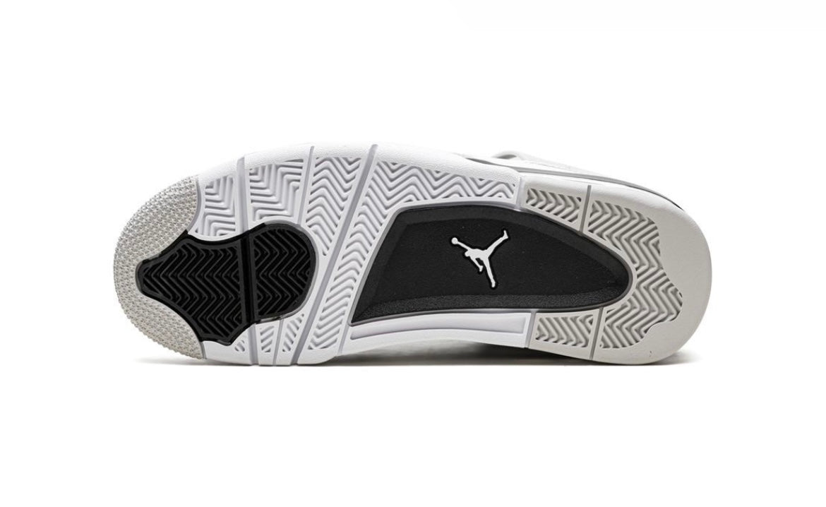 Air Jordan 4 Retro "Military Black" Sneakers