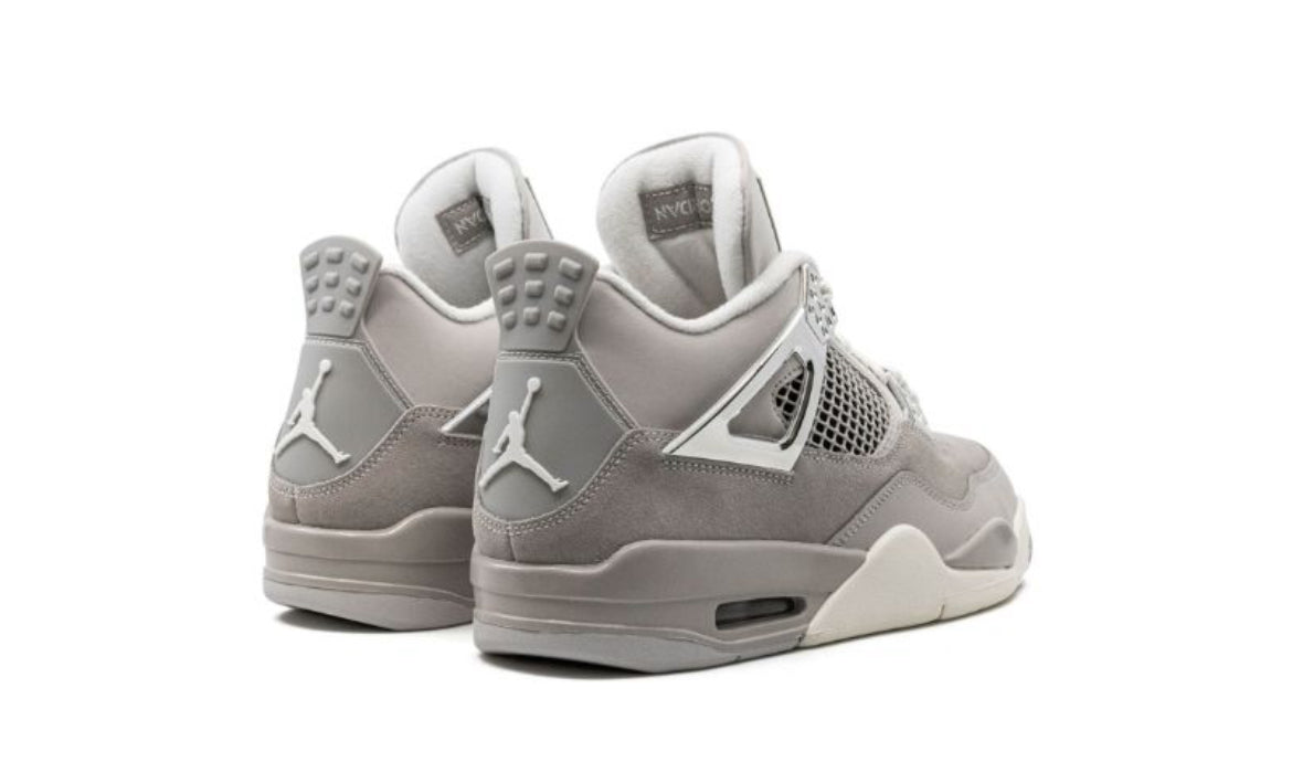 Air Jordan 4 Retro “Frozen moments”